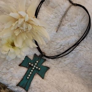 Metal cross necklace